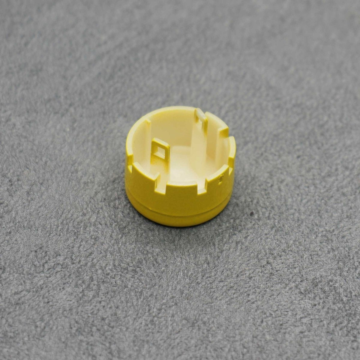 Yellow Start Stop Engine Button for BMW M2 M3 M4 M5 M6 M140i F20 F80 F82 F83 F85 F87 - Interior Styling | Carbon Kings