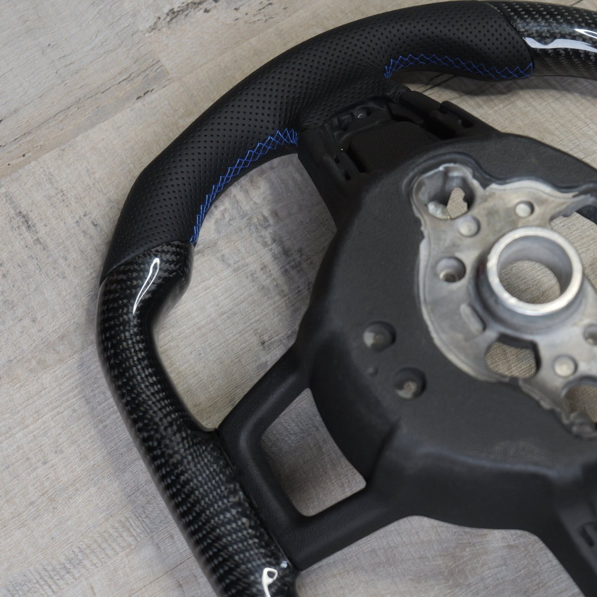 Carbon Fibre Steering Wheel for Volkswagen VW Golf MK7 MK7.5 R R - Line GTI GTE GTD + - Interior Styling | Carbon Kings